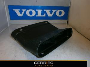 Używane Przewód powietrzny Volvo S60 I (RS/HV) 2.4 D5 20V Cena € 19,99 Procedura marży oferowane przez Gerrits Automotive