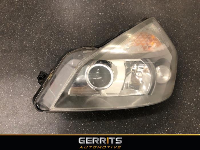 Używane Reflektor lewy Renault Espace (JK) 2.0 Turbo 16V Grand Espace Cena € 49,99 Procedura marży oferowane przez Gerrits Automotive BV