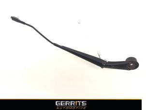 Used Front wiper arm Ford Transit Connect (PJ2) 1.6 TDCi 16V 95 Price € 30,24 Inclusive VAT offered by Gerrits Automotive