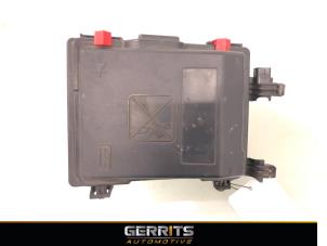 Usagé Boîte de module compartiment moteur Peugeot 5008 II (M4/MC/MJ/MR) 1.6 THP 16V Prix € 29,99 Règlement à la marge proposé par Gerrits Automotive