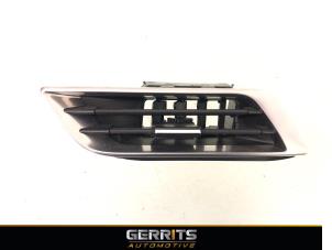 Używane Kratka wentylacyjna deski rozdzielczej Peugeot 5008 II (M4/MC/MJ/MR) 1.6 THP 16V Cena € 49,99 Procedura marży oferowane przez Gerrits Automotive