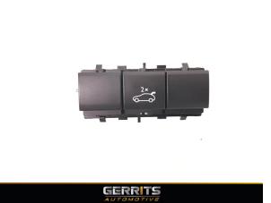 Used Tailgate switch Peugeot 5008 II (M4/MC/MJ/MR) 1.6 THP 16V Price € 24,99 Margin scheme offered by Gerrits Automotive