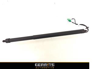 Used Rear gas strut, right Peugeot 5008 II (M4/MC/MJ/MR) 1.6 THP 16V Price € 149,99 Margin scheme offered by Gerrits Automotive