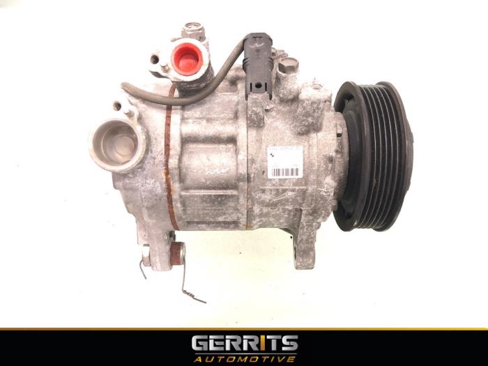 Air conditioning pump from a BMW 4 serie (F33) 428i 2.0 Turbo 16V 2014