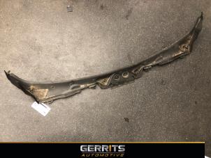 Used Cowl top grille BMW 4 serie (F33) 428i 2.0 Turbo 16V Price € 44,99 Margin scheme offered by Gerrits Automotive