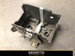 Usagé Boîtier de batterie Ford Fiesta 6 (JA8) 1.0 EcoBoost 12V Sport Prix € 19,99 Règlement à la marge proposé par Gerrits Automotive