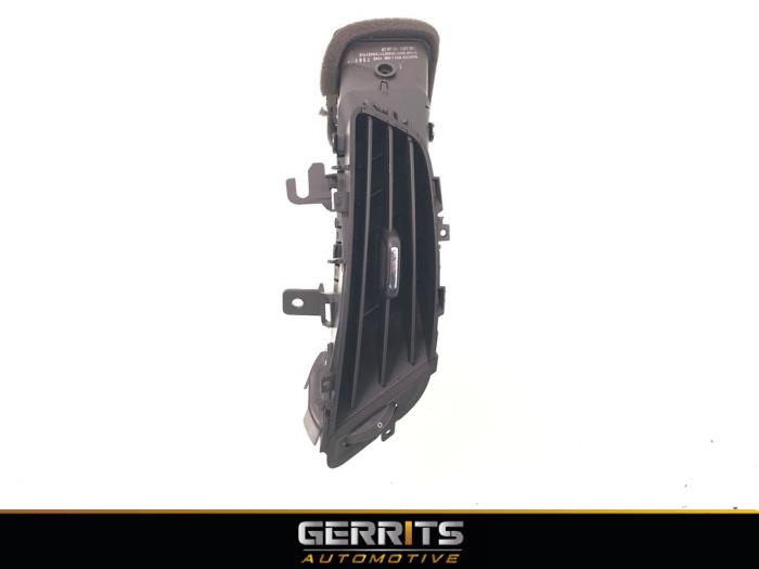 Rejilla de aire de salpicadero de un Opel Zafira Tourer (P12) 1.4 Turbo 16V ecoFLEX 2014