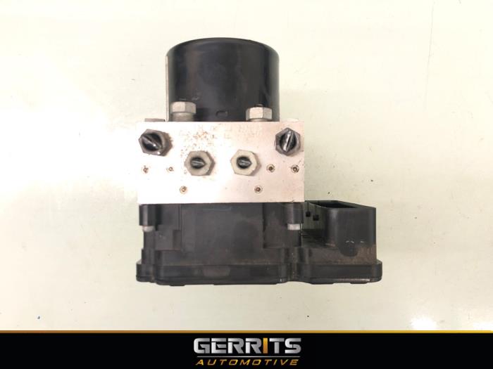 ABS pump from a Volvo S80 (AR/AS) 3.0 T6 24V AWD 2011