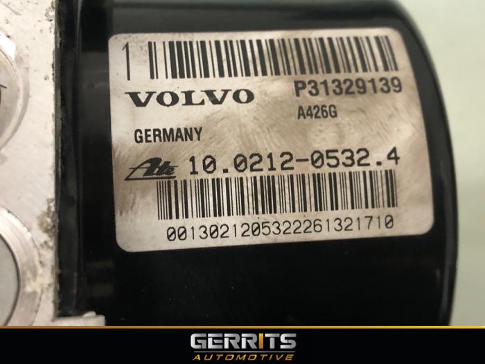 ABS pump from a Volvo S80 (AR/AS) 3.0 T6 24V AWD 2011