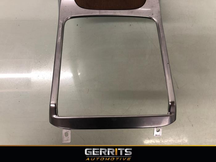 Middle console from a Volvo S80 (AR/AS) 3.0 T6 24V AWD 2011