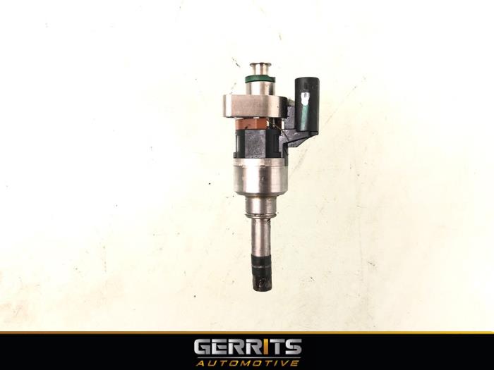Injektor (Benzineinspritzung) van een Opel Astra K 1.0 Turbo 12V 2016
