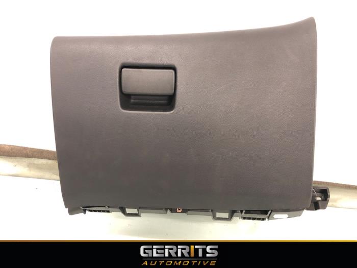 Begagnade Handskfack Opel Astra J (PC6/PD6/PE6/PF6) 1.4 Turbo 16V Pris € 24,99 Marginaltabell erbjuds av Gerrits Automotive BV