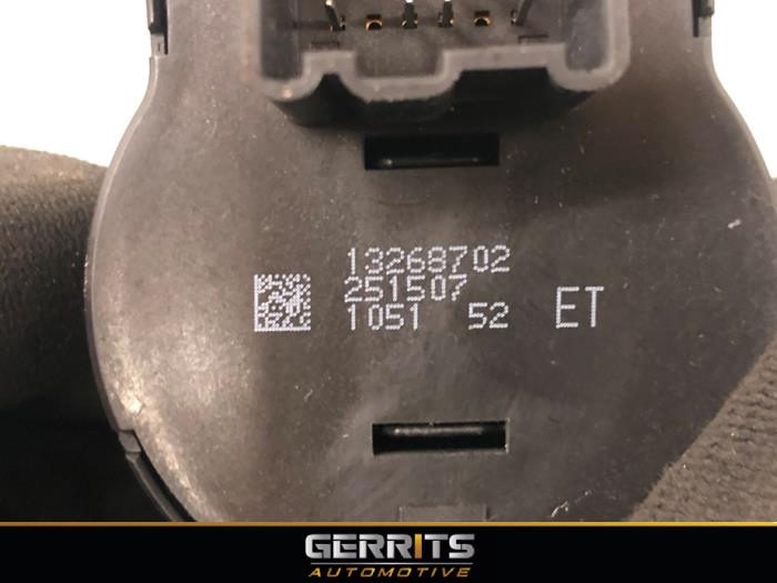 Interruptor de luz de un Opel Astra J (PC6/PD6/PE6/PF6) 1.4 Turbo 16V 2011