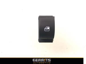 Used Electric window switch Fiat Grande Punto (199) 1.3 JTD Multijet 16V 85 Actual Price € 19,99 Margin scheme offered by Gerrits Automotive