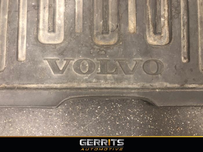 Alfombrilla de maletero de un Volvo V70 (BW) 3.2 24V 2014