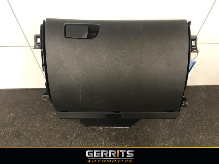 Begagnade Handskfack Renault Megane IV Estate (RFBK) 1.0 TCE Pris € 49,99 Marginaltabell erbjuds av Gerrits Automotive BV