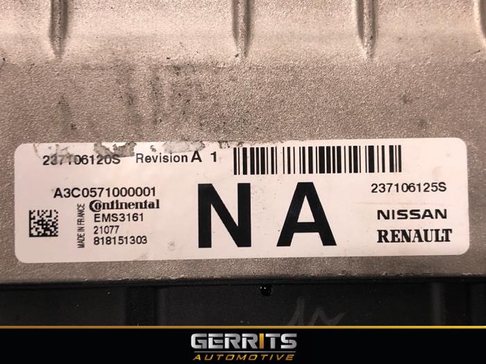 Ordinateur gestion moteur d'un Renault Megane IV Estate (RFBK) 1.0 TCE 2021