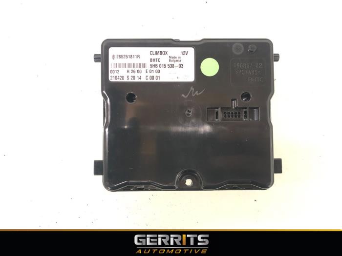 Używane Modul climatronic Renault Megane IV Estate (RFBK) 1.0 TCE Cena € 99,99 Procedura marży oferowane przez Gerrits Automotive BV