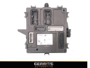 Usagé Ordinateur contrôle fonctionnel Renault Megane IV Estate (RFBK) 1.0 TCE Prix € 174,99 Règlement à la marge proposé par Gerrits Automotive