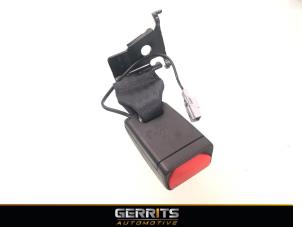 Usagé Insertion ceinture de sécurité arrière droite Renault Megane IV Estate (RFBK) 1.0 TCE Prix € 24,99 Règlement à la marge proposé par Gerrits Automotive