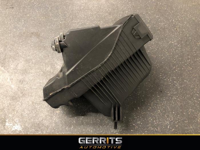 Begagnade Luftfilterhus Renault Clio III (BR/CR) 1.5 dCi FAP Pris € 24,99 Marginaltabell erbjuds av Gerrits Automotive BV