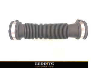 Used Air intake hose Renault Clio III (BR/CR) 1.5 dCi FAP Price € 19,99 Margin scheme offered by Gerrits Automotive