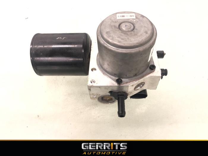 Begagnade ABS-pump Hyundai Ioniq 1.6 GDI 16V Hybrid Pris € 399,99 Marginaltabell erbjuds av Gerrits Automotive BV