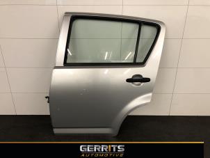 Używane Drzwi lewe tylne wersja 4-drzwiowa Daihatsu Sirion 2 (M3) 1.3 16V DVVT Cena € 99,99 Procedura marży oferowane przez Gerrits Automotive