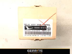 Used Central door locking module Daihatsu Sirion 2 (M3) 1.3 16V DVVT Price € 34,99 Margin scheme offered by Gerrits Automotive