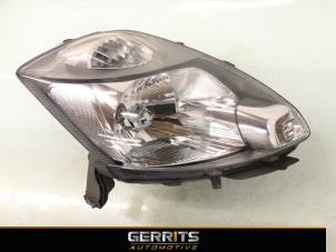 Used Headlight, right Daihatsu Sirion 2 (M3) 1.3 16V DVVT Price € 59,99 Margin scheme offered by Gerrits Automotive