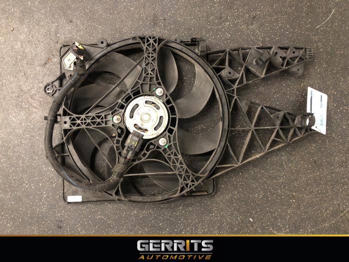 Cooling fans from a Fiat Punto III (199) 0.9 TwinAir Turbo 100 2014