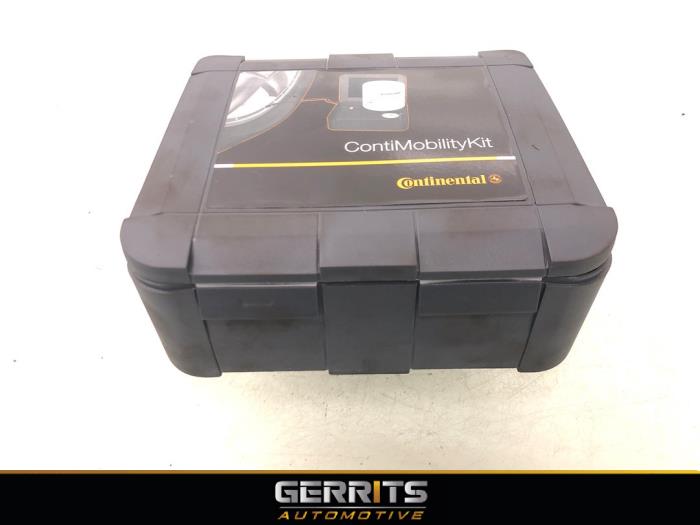 Compressor from a Volvo S60 II (FS) 2.4 D5 20V 2011