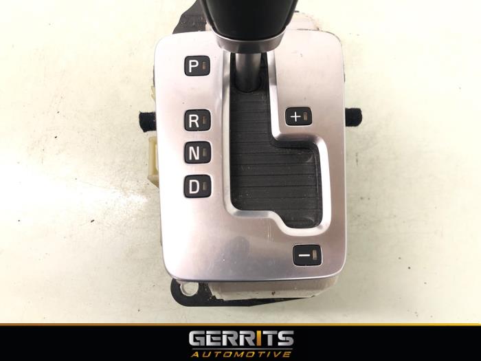 Automatic gear selector from a Volvo S60 II (FS) 2.4 D5 20V 2011