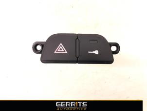 Used Panic lighting switch Alfa Romeo MiTo (955) 1.4 Turbo Multi Air 16V Price € 19,99 Margin scheme offered by Gerrits Automotive