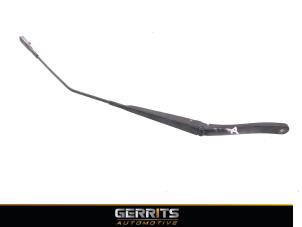 Used Front wiper arm Alfa Romeo MiTo (955) 1.4 Turbo Multi Air 16V Price € 19,99 Margin scheme offered by Gerrits Automotive
