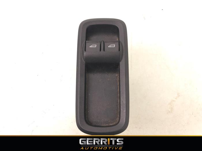 Usados Interruptor de ventanilla eléctrica Ford Fiesta 6 (JA8) 1.25 16V Precio € 24,99 Norma de margen ofrecido por Gerrits Automotive BV