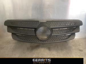 Used Grille Mercedes Vito (447.6) 1.6 111 CDI 16V 4x4 Price € 124,99 Margin scheme offered by Gerrits Automotive