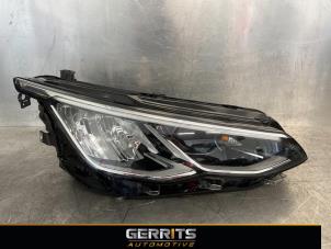 Used Headlight, right Volkswagen Golf VIII (CD1) 1.0 TSI 12V Price € 374,99 Margin scheme offered by Gerrits Automotive