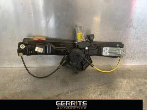 Usados Mecanismo de ventanilla de 4 puertas derecha detrás Landrover Range Rover Evoque (LVJ/LVS) 2.0 D 150 16V 5-drs. Precio € 74,99 Norma de margen ofrecido por Gerrits Automotive BV