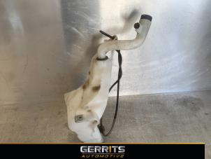 Usagé Réservoir lave-glace avant Fiat Bravo (198A) 1.4 16V Prix € 29,99 Règlement à la marge proposé par Gerrits Automotive