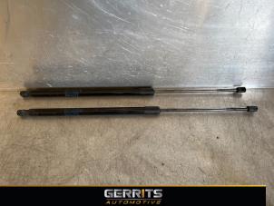 Used Set of tailgate gas struts Mercedes Vito (447.6) 2.2 119 CDI 16V BlueTEC Price € 59,29 Inclusive VAT offered by Gerrits Automotive