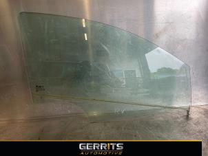 Używane Szyba drzwi prawych przednich wersja 4-drzwiowa Opel Karl 1.0 12V Cena € 49,99 Procedura marży oferowane przez Gerrits Automotive