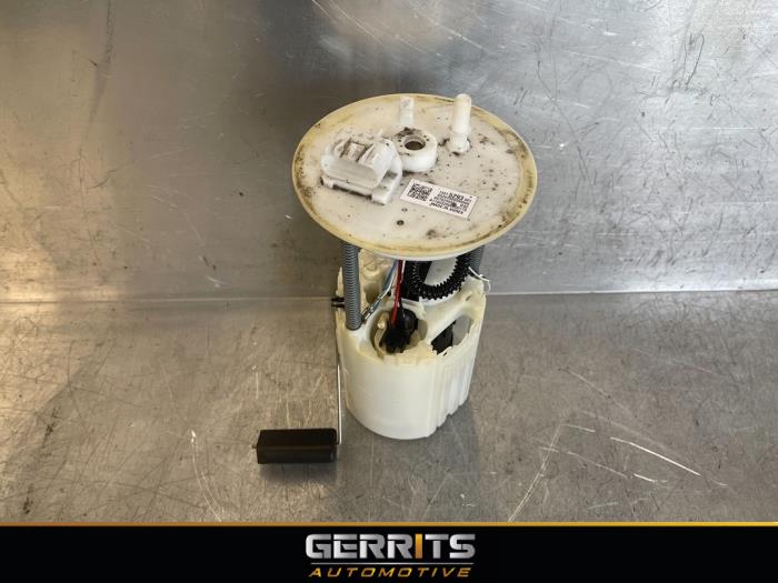 Bomba eléctrica de combustible de un Opel Karl 1.0 12V 2018