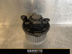 Usados Motor de ventilador de calefactor Opel Karl 1.0 12V Precio € 39,99 Norma de margen ofrecido por Gerrits Automotive