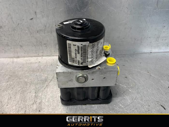ABS pump from a Ford Focus 2 Wagon 1.6 16V 2011
