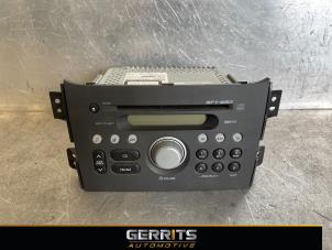 Używane Radioodtwarzacz CD Opel Agila (B) 1.2 16V Cena € 49,99 Procedura marży oferowane przez Gerrits Automotive