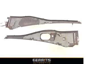 Used Cowl top grille Dacia Logan MCV (KS) 1.4 Price € 24,99 Margin scheme offered by Gerrits Automotive
