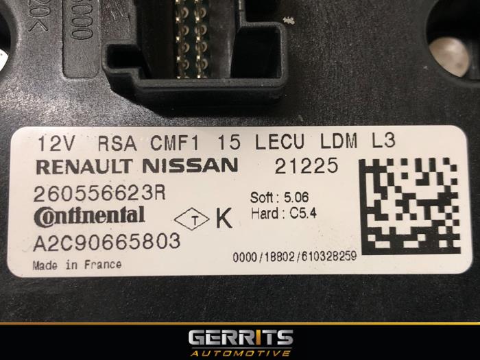 Ordenador de iluminación de un Renault Clio V (RJAB) 1.6 E-Tech 140 16V 2021