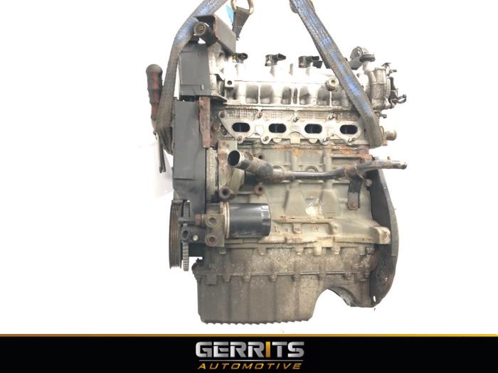 Engine from a Fiat Grande Punto (199) 1.4 16V 2006