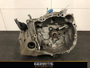 Used Gearbox Renault Clio III (BR/CR) 1.2 16V TCe 100 Price € 399,99 Margin scheme offered by Gerrits Automotive
